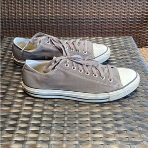Converse Unisex men’s size 11